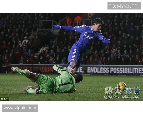 足球明星假摔现象探讨：为何他们在赛场上频频选择这一策略